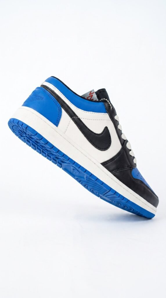 Sneakers SNEAKZONE en gros plan