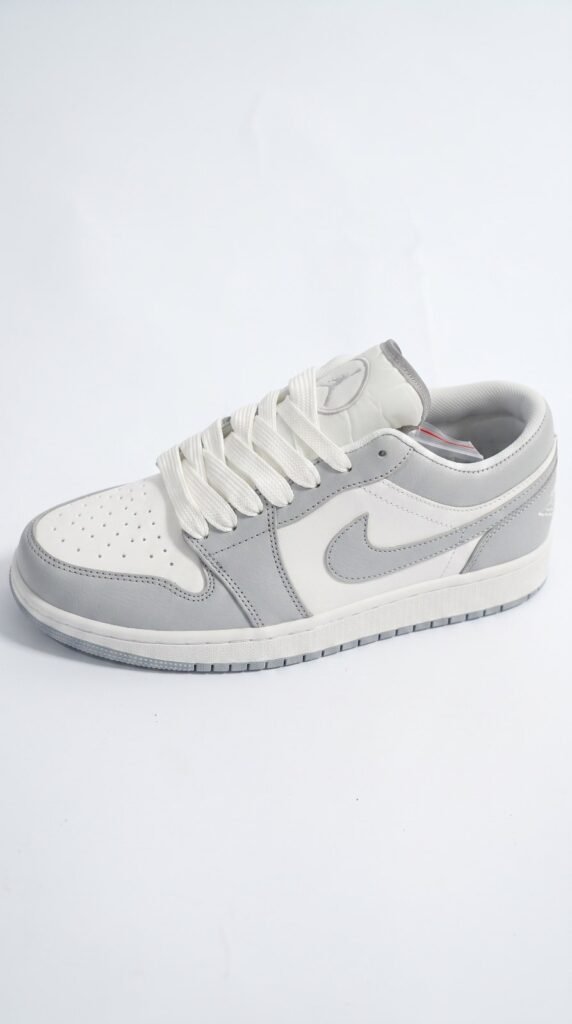 Air Jordan 1 Low — Blanc / Gris Clair